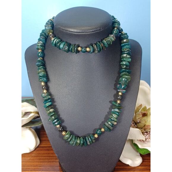 Vintage Polished Malachite Green Necklace Long Goldtoned Beads Stunning Unique - Picture 2 of 13